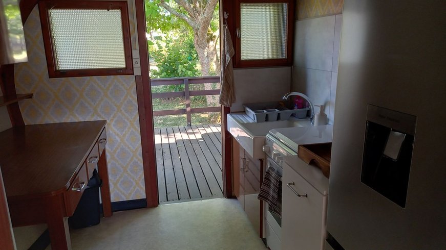 Hébergement AbracadaRoom : L'insolite Tonneau Creusois des années 70 - Image 13