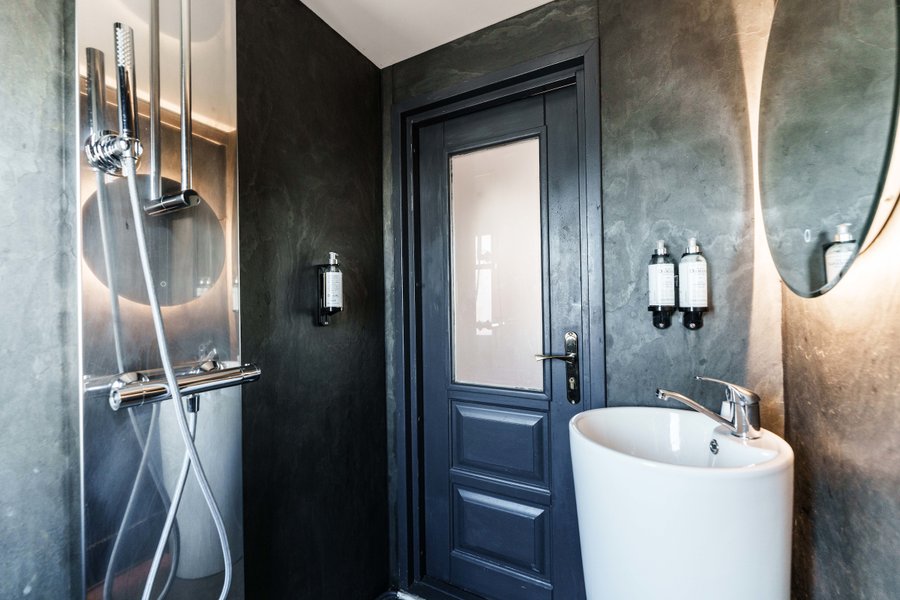 Hébergement AbracadaRoom : Suite flottante Lit Queen-size Sauna - Image 9