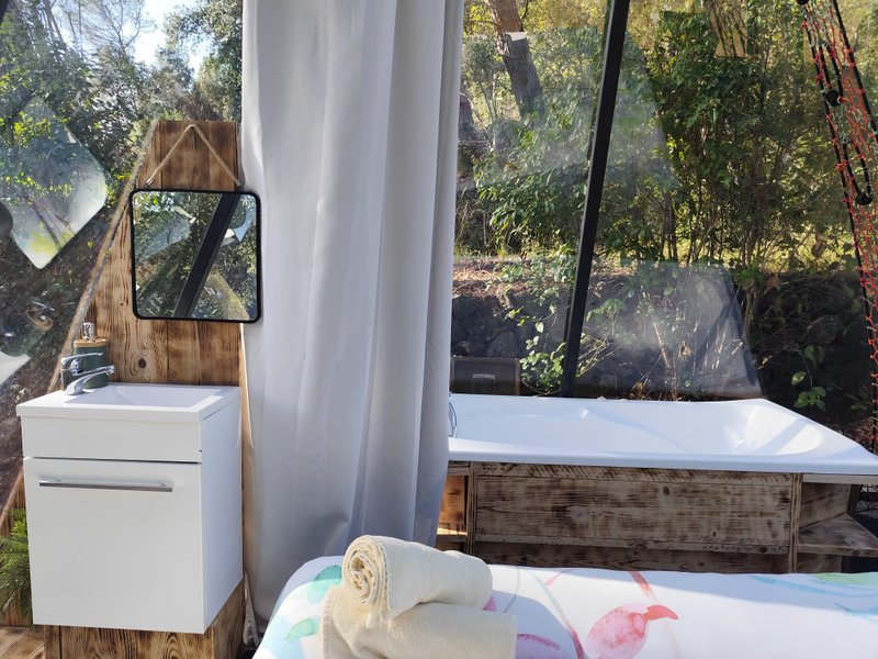 Hébergement AbracadaRoom : Tipyramide & Balnéo - Image 16