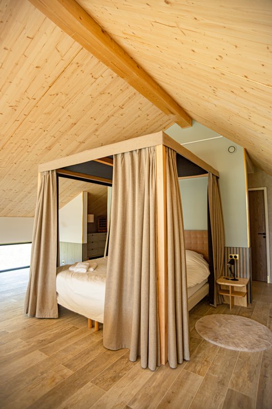Hestia : Ecolodge de luxe avec bain nordique pour 2-10 personnes à Saint-Mards-En-Othe (18)