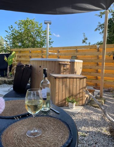 Domaine AbracadaRoom : La Roulotte d'Elfes & spa (climatisée) - Image 1