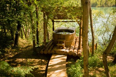 Cabanes Duo Spa au Bord de l'Eau à St-Léger-Aux-Bois (2)
