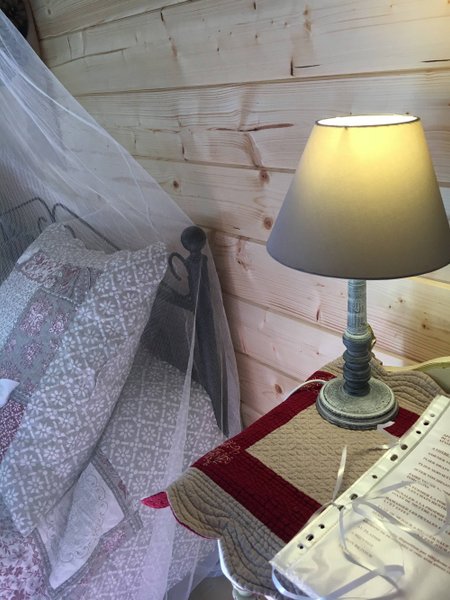 Hébergement AbracadaRoom : Cabane Romantique Du Jardin Balnéothérapie - Image 3