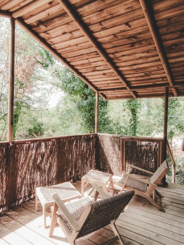 Hébergement AbracadaRoom : Cabane Tèrra - Lodge sur pilotis au cœur de la nature, calme & bien-être, réservé aux adultes • linge & ménage inclus • climatisation réversible • cuisine équipée - Image 4