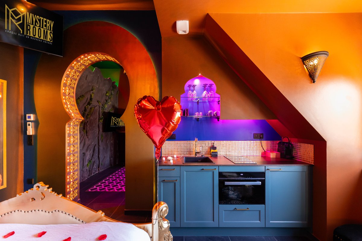 Le Palais des Mille et Une Nuits - Love Room, Jacuzzi, Pièce Secrète à Scheibenhard (14)