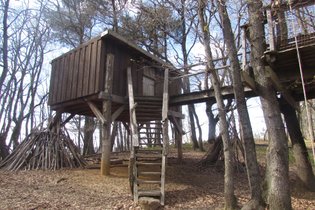 Cabane Piste aux Étoiles – nuit insolite sous toit vitré, jusqu’à 6 personnes, Drôme