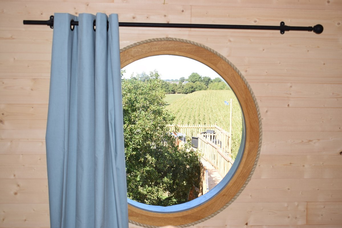 Cabane Spa des Hauts Bois à Sace (11)