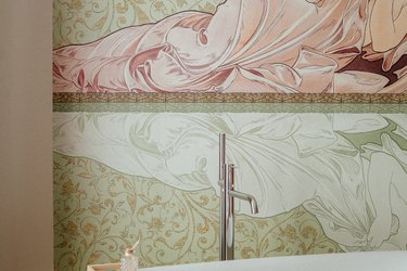 Suite Opale Rose – Chambre avec baignoire îlot & lumière naturelle – Maison Balmelle à Gramat (2)