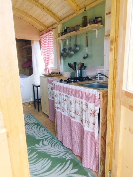 Domaine AbracadaRoom : La roulotte du p'tit Buron - Image 2