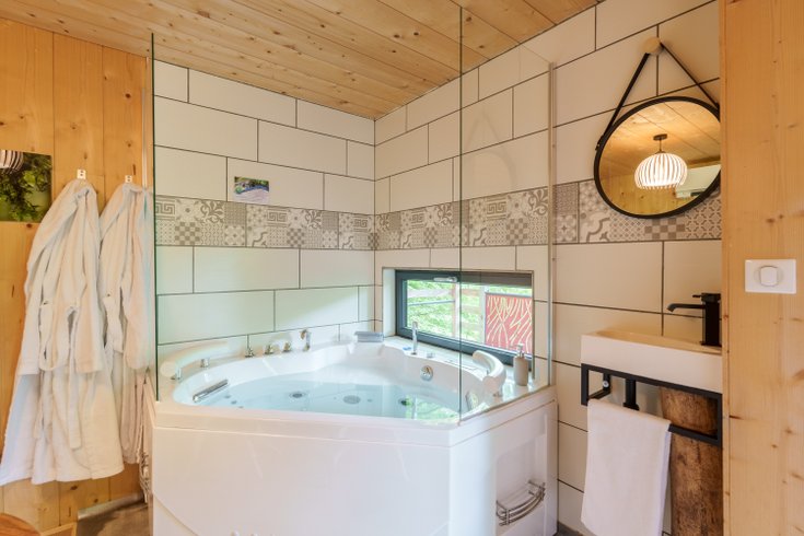 Hébergement AbracadaRoom : Cabane perchée Carpinus & Spa - Image 12