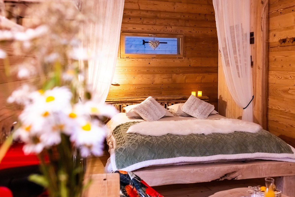 La Cabane et SPA Chez Jules à Vellerot-Lès-Vercel (2)