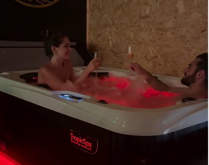 Hébergement AbracadaRoom : "F"anny - Wigwam, piscine & spa - Image 8