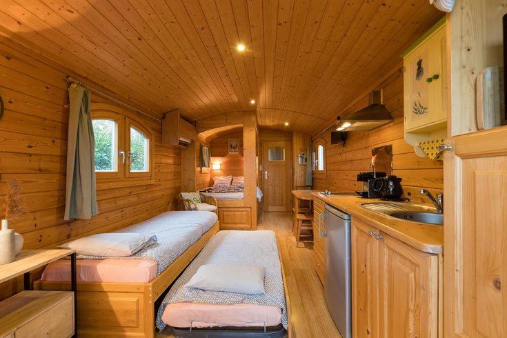 Hébergement AbracadaRoom : Roulotte de la Villa Font Vive : Calme absolu, piscine avec vue ! - Image 11