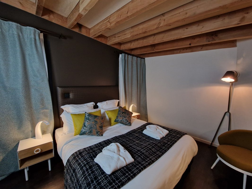 Ecolodge 3 - Bien-être & Balnéo à Yvre L'eveque (6)