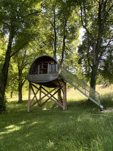 Hébergement AbracadaRoom : Cabane accès Escalier & Spa privatisable - Image 1