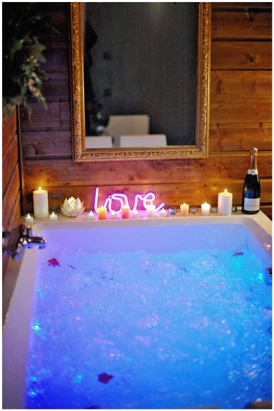 Hébergement AbracadaRoom : Chalet Romantique, SPA XXL, CINÉMA PRIVÉ, 5 min du centre - Image 6