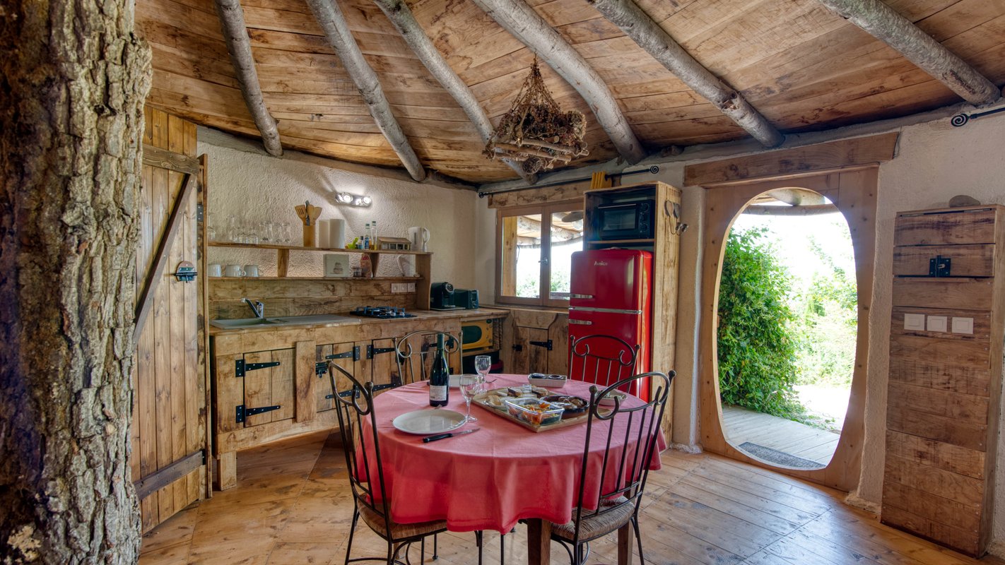 Maison  du Hobbit avec spa privatif à Villarzel Du Razès (12)