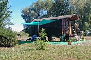 La roulotte au bord de l'étang