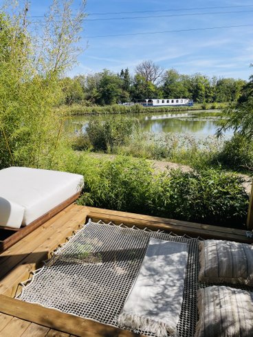 Hébergement AbracadaRoom : Suite Refuge • Écrin de luxe & bain nordique au bord du canal - Image 8