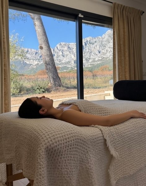 Hébergement AbracadaRoom : Vue panoramique  sur la Sainte-Victoire et bain nordique - Image 18