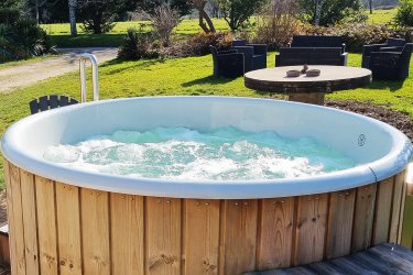 Gite La Petite Clavelie Dordogne & Spa - 10 personnes à Riberac (1)