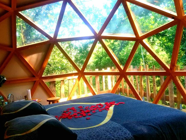 Hébergement AbracadaRoom : Dôme Stonewood sur pilotis & spa - Image 2