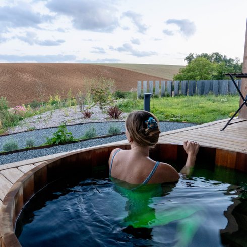 Hébergement AbracadaRoom : Freya : Ecolodge de luxe avec bain nordique pour 2-4 personnes - Image 1