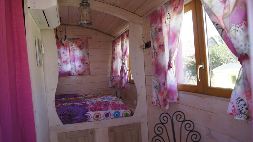 Hébergement AbracadaRoom : Roulotte lavande - Image 8
