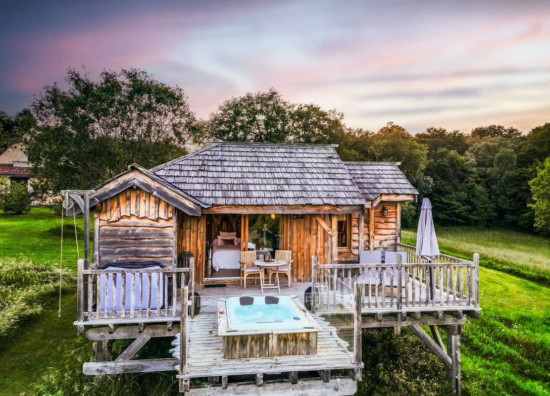 Cabane du Grand Chêne & Spa à Saint- Martin Des Combes (1)