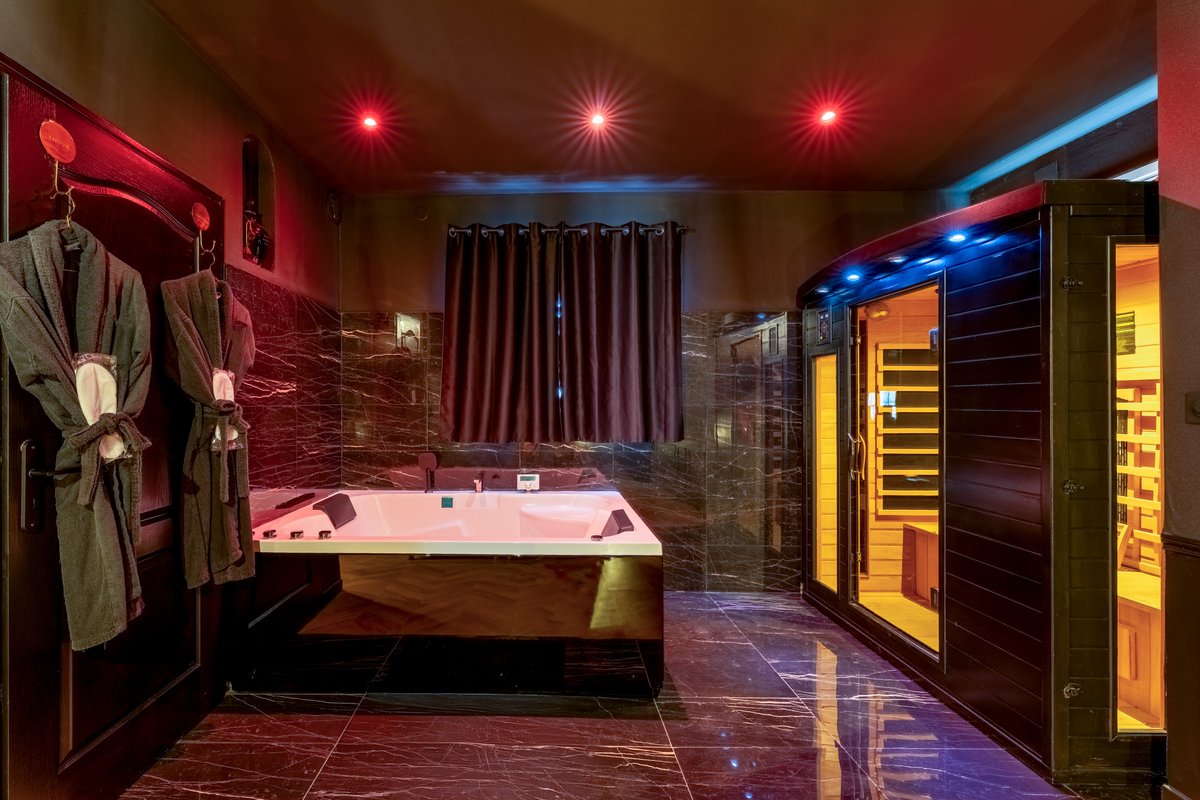 Suites Tentation, Balnéo & Sauna à Sorgues (2)