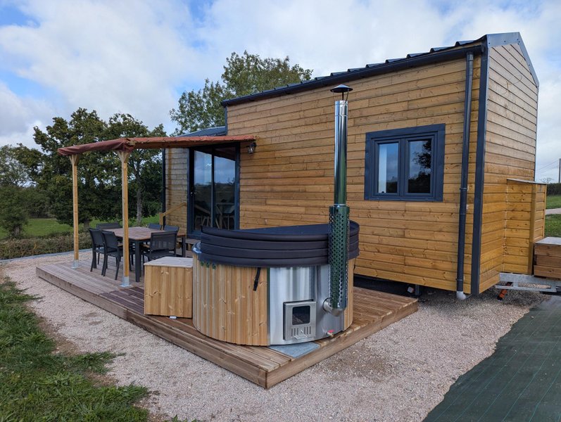 Hébergement AbracadaRoom : Tiny house du bois prié & Spa - Image 2