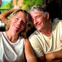 Jem &amp; Cora, passionnés par l'art de recevoir et par le bien-être, nous avons imaginé un lieu unique où le confort, la détente et l'intimité se rencontrent.