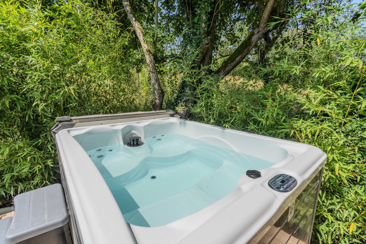 Dôme Guatape avec jacuzzi à Nanteuil Les Meaux (6)