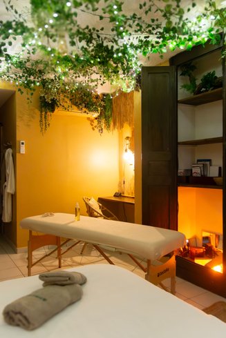 Hébergement AbracadaRoom : L'Aventurier la Jungle balnéo hamac table de massage Vierzon - Image 4