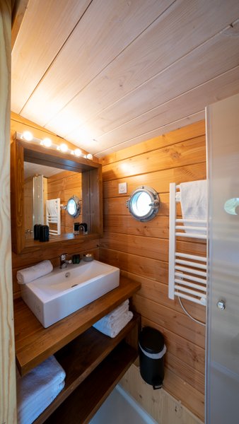 Hébergement AbracadaRoom : La Toue Cabanée au mouillage - Image 15