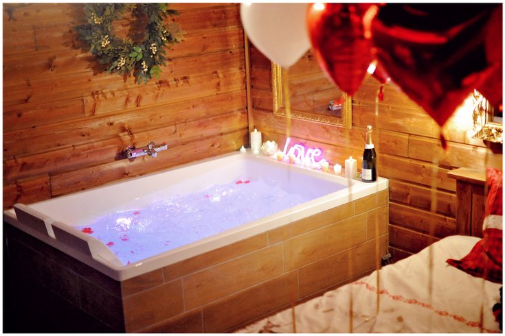 Hébergement AbracadaRoom : Chalet Romantique, SPA XXL, CINÉMA PRIVÉ, 5 min du centre - Image 9