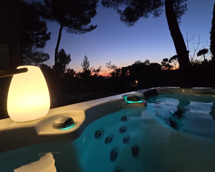 Hébergement AbracadaRoom : La Cabane Aixoise Piscine & Spa - Image 30