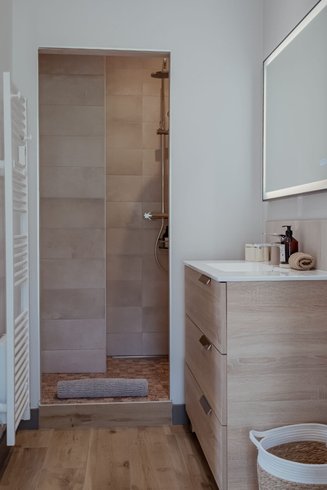 Hébergement AbracadaRoom : Pigeonnier centre-ville avec bain nordique privé - Image 36