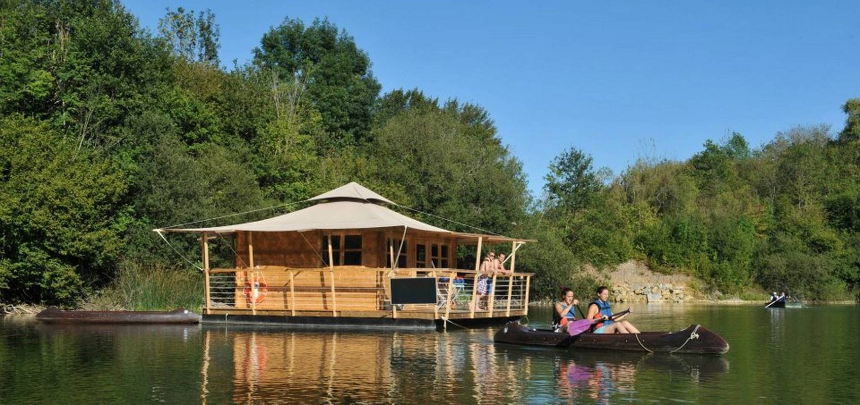 cabane flottante exterieur 5