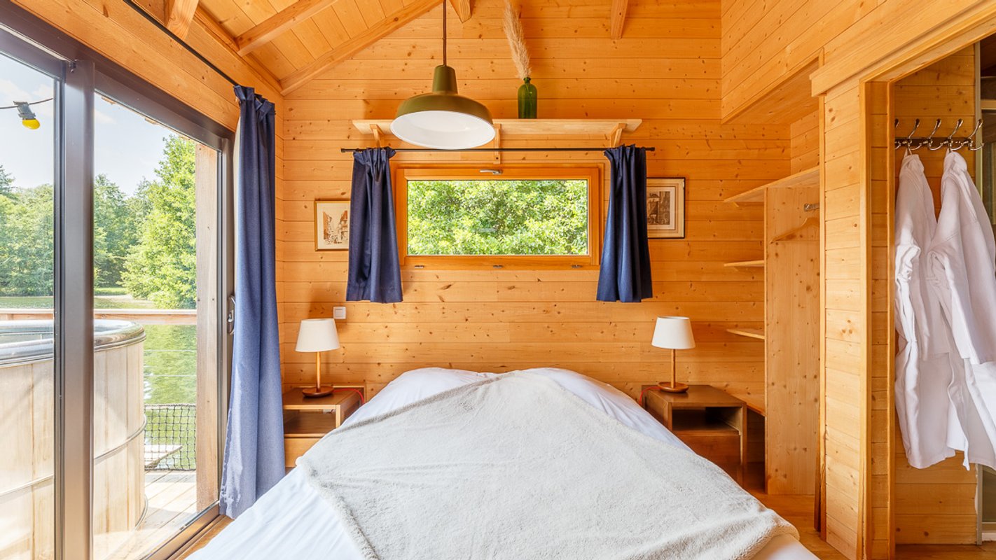 Cabane sur l'eau avec bain nordique à Beauchamps (14)