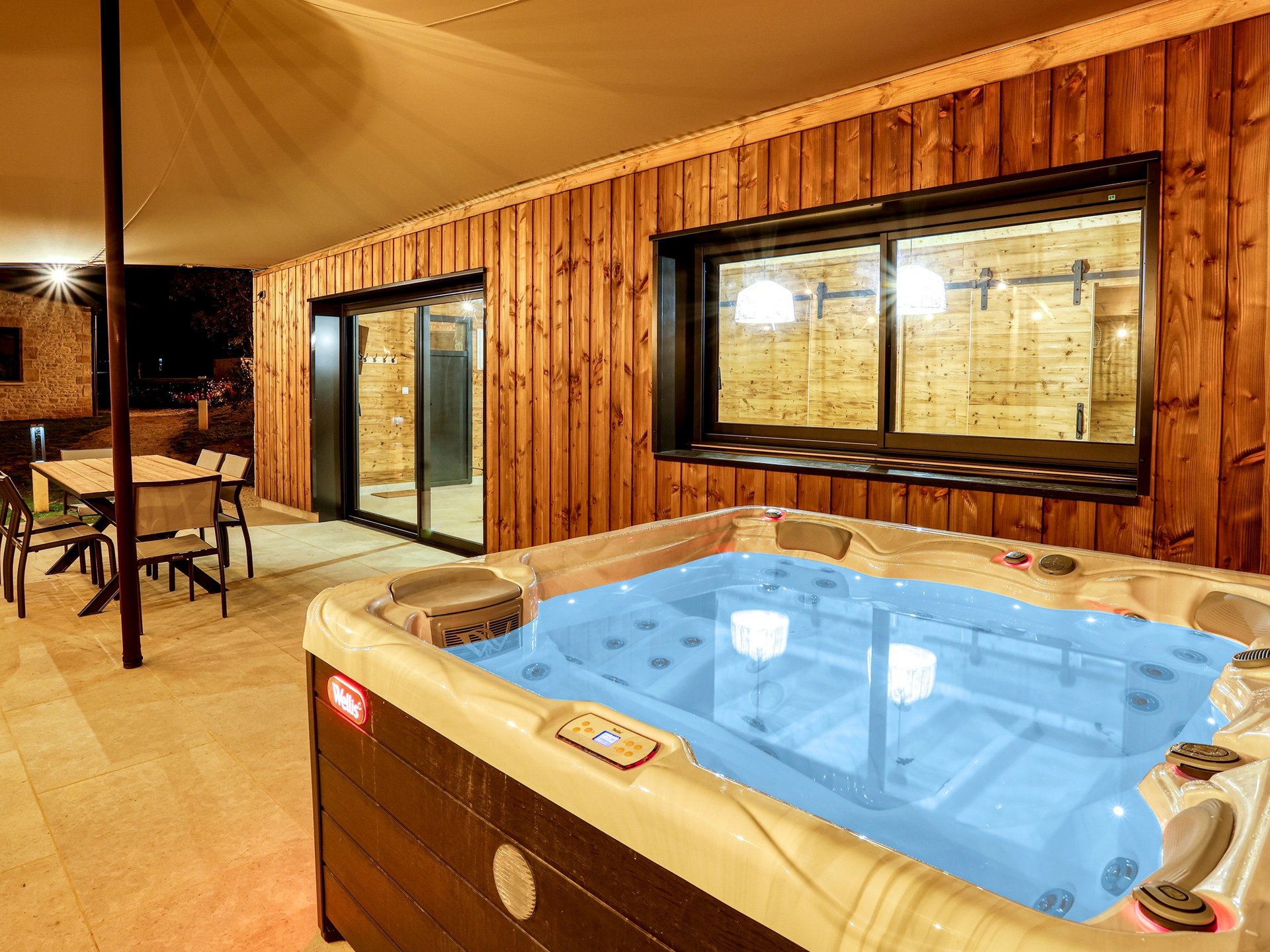 Lodge spa des Acacias avec vue panoramique sur Sarlat