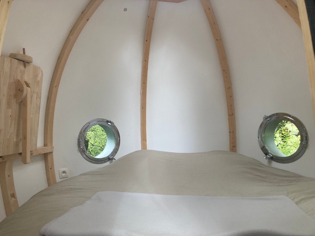 Cabane lov'nid spa Tromso à La Baconnière (8)