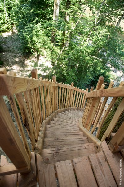 escalier-cabane dans les arbres-séjour insolite en famille-centre-abracadaroom