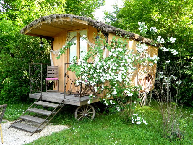 Hébergement AbracadaRoom : Roulotte tzigane - Image 2