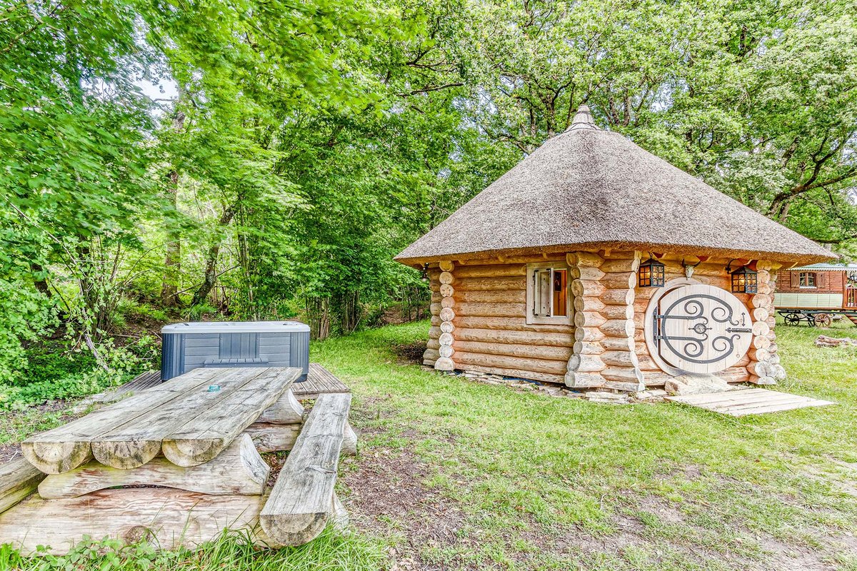 Cabane Spa Haldjas à Descartes (1)
