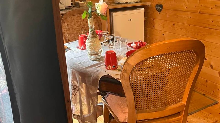 Hébergement AbracadaRoom : Cabane Romantique Du Jardin Balnéothérapie - Image 51