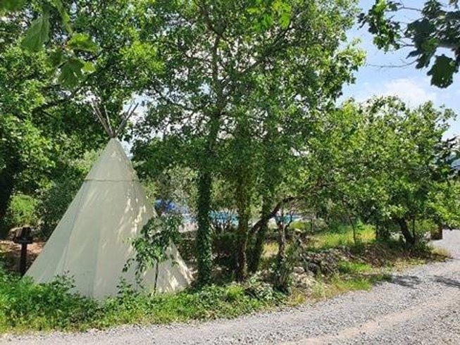 Hébergement AbracadaRoom : Tipi Lodge avec spa privatif - Image 4