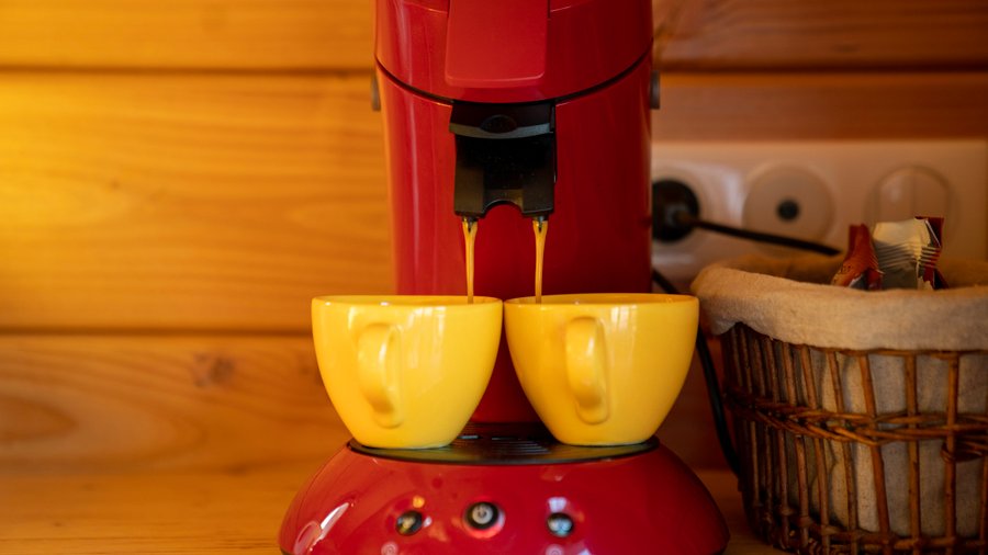 Hébergement AbracadaRoom : Toue cabanée accostée - Image 9