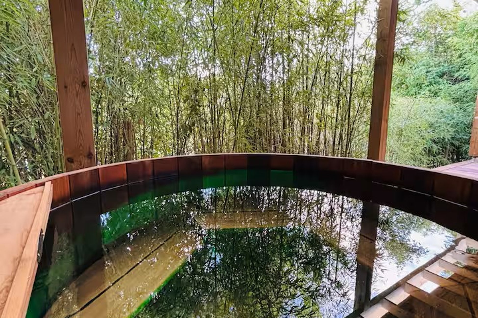 Hébergement UnicStay : Lodge haut de gamme & bain nordique privatif au bord du Canal de Briare à 1h15 de Paris à Montcresson