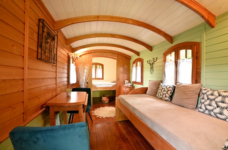 Hébergement AbracadaRoom : Roulotte Spa Forestière - Image 3